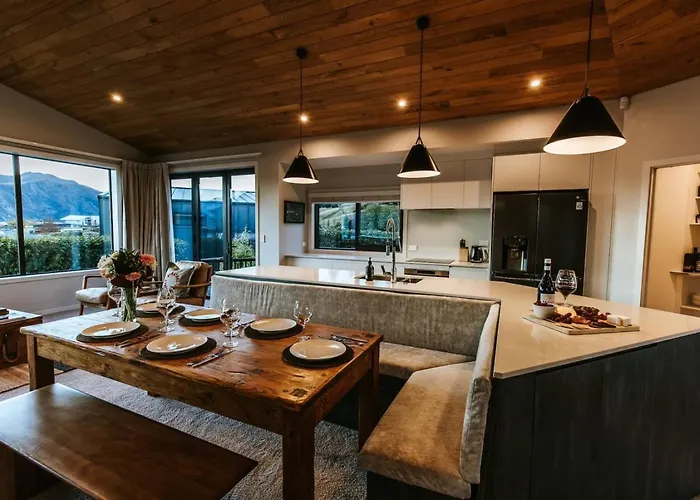 Te Moana - Views - Sleeps 7 - Holiday home