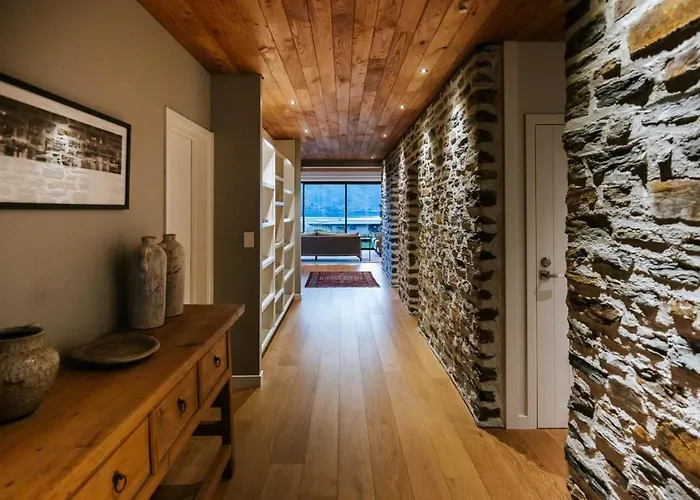 Te Moana - Views - Sleeps 7 - Wanaka