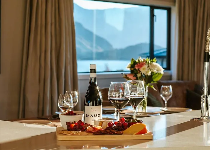 Te Moana - Views - Sleeps 7 - Holiday home Wanaka
