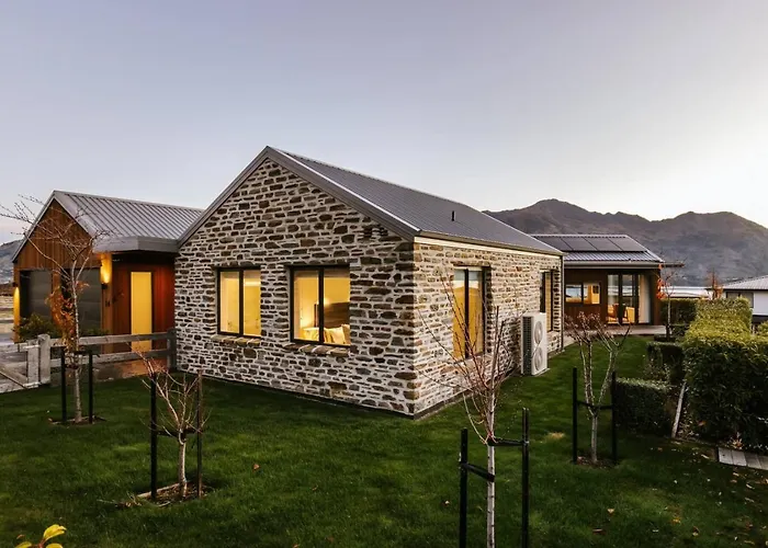 Te Moana - Views - Sleeps 7 -