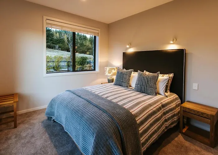 Te Moana - Views - Sleeps 7 -